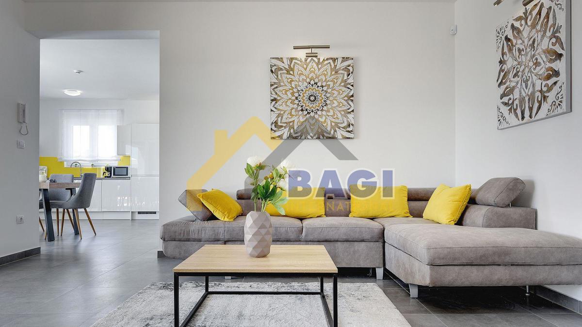 Lussuosa nuova costruzione con piscina! A soli 10 minuti da Pola