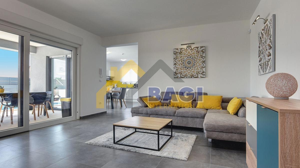 Lussuosa nuova costruzione con piscina! A soli 10 minuti da Pola