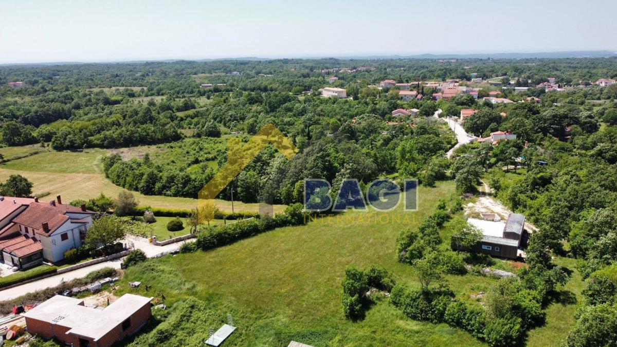 IN ESCLUSIVA solo presso la nostra agenzia - terreno edificabile di 2554 mq