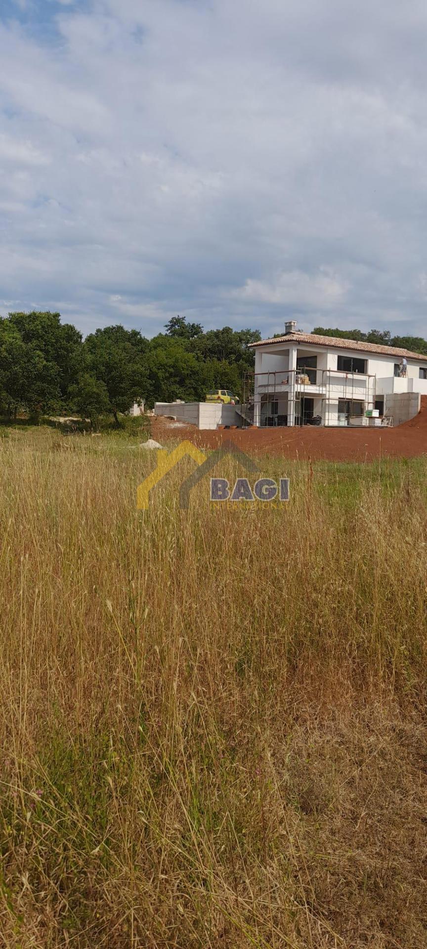 Terreno agricolo urbanizzato 1124m2-Loborika