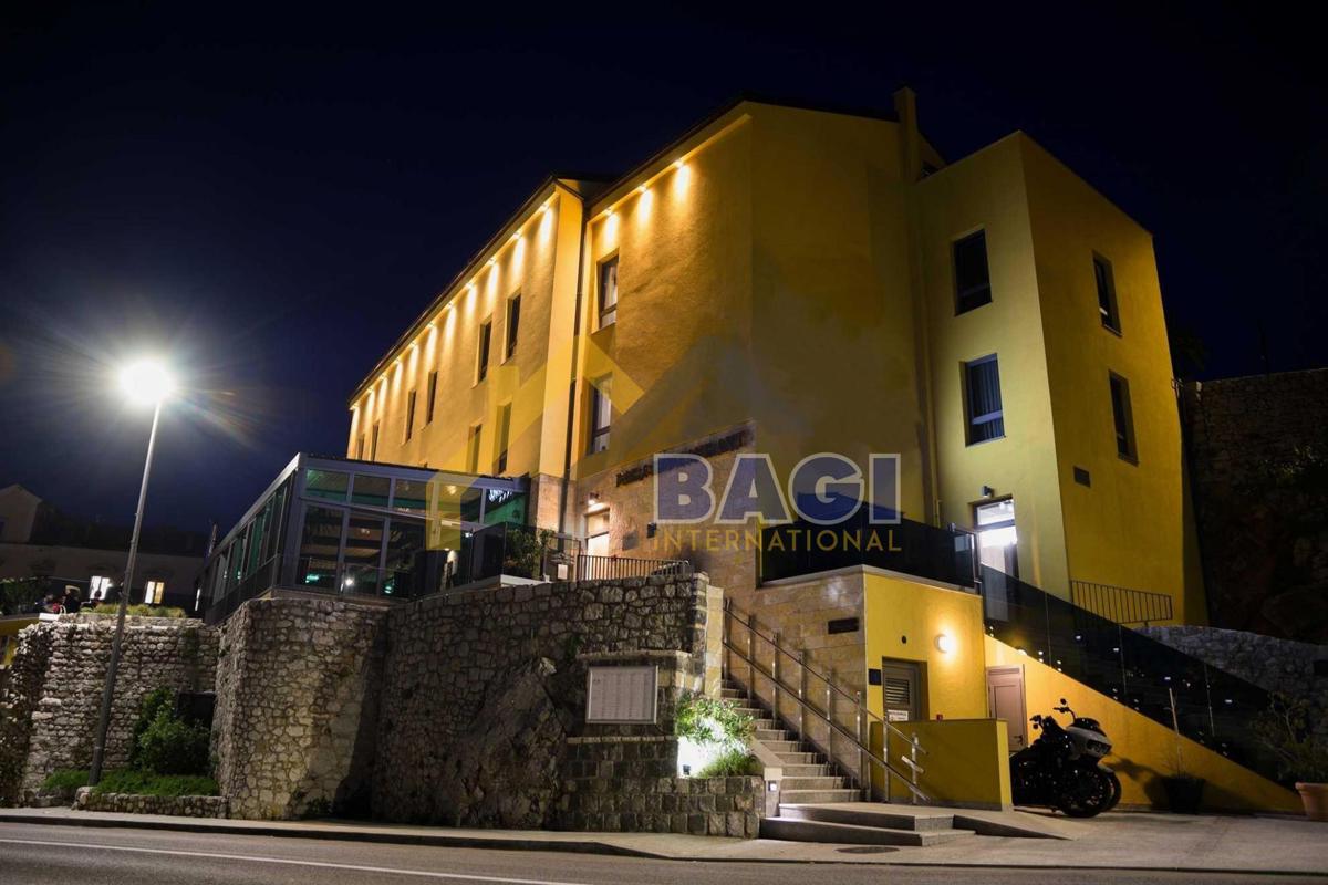 Casa Karlobag, 1.050m2