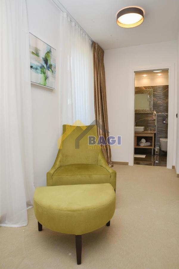 Casa Karlobag, 1.050m2