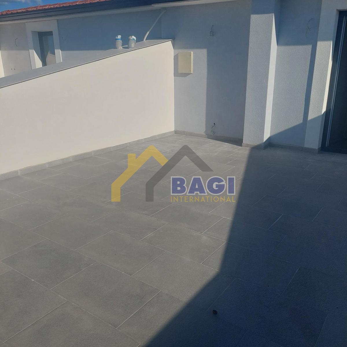 CASA DUPLEX-VISTA MARE-PISCINA-GARAGE-GIARDINO