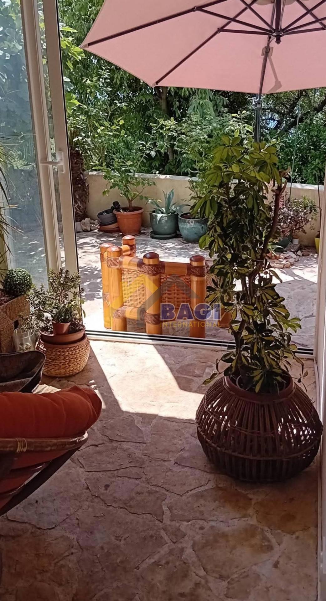 Appartamento 115m2-terrazza 37m2-terreno 485m2-vista panoramica