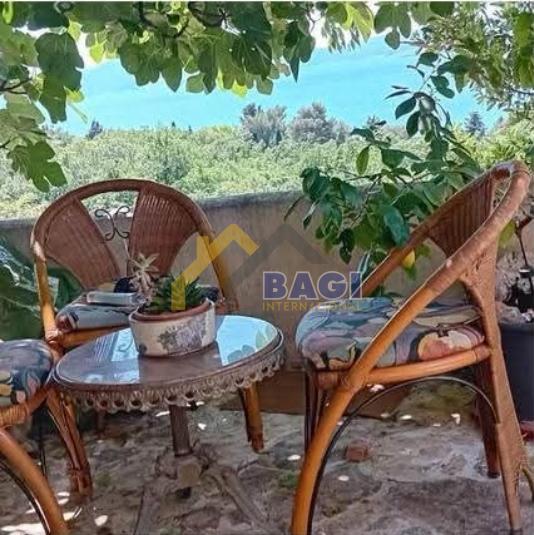 Appartamento 115m2-terrazza 37m2-terreno 485m2-vista panoramica