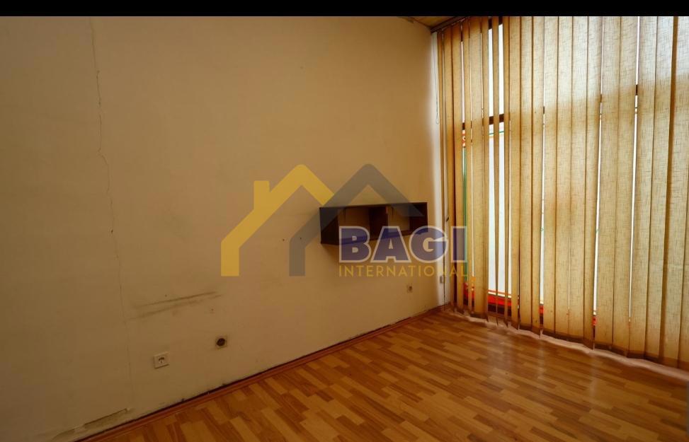 SPAZIO COMMERCIALE VERUDA IN POSIZIONE ECCEZIONALE 87m2