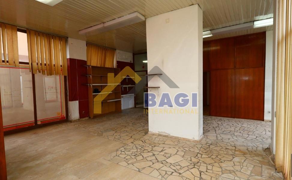 SPAZIO COMMERCIALE VERUDA IN POSIZIONE ECCEZIONALE 87m2