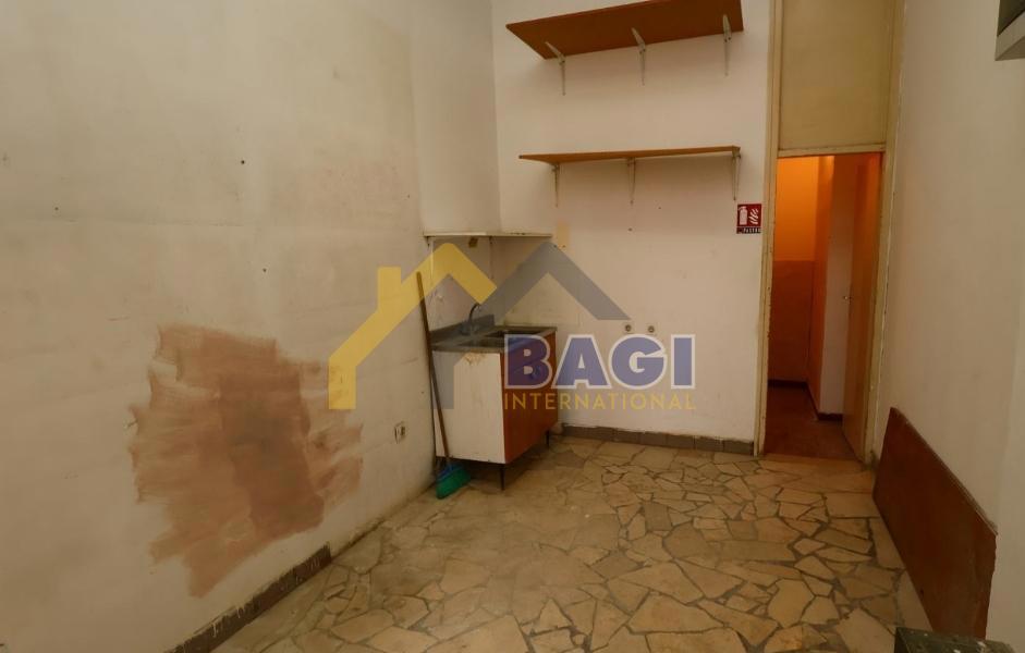 SPAZIO COMMERCIALE VERUDA IN POSIZIONE ECCEZIONALE 87m2