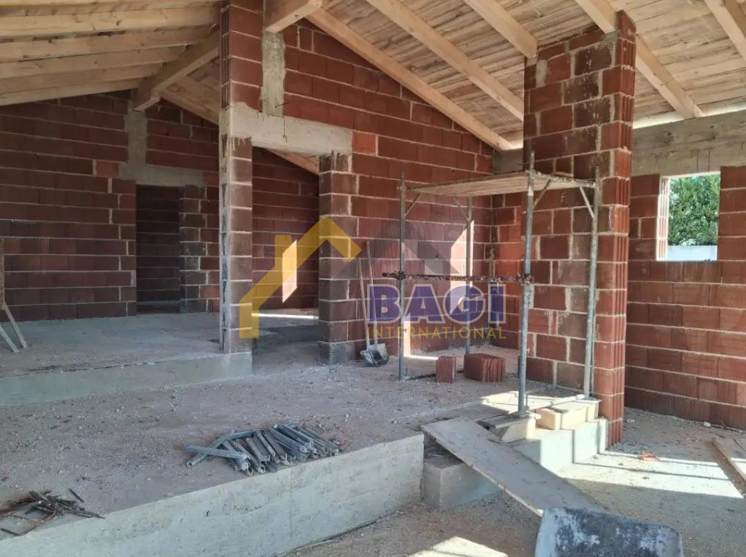 CASA AL PIANO TERRA CON PISCINA A SVETVINČENAT A ROHBAU