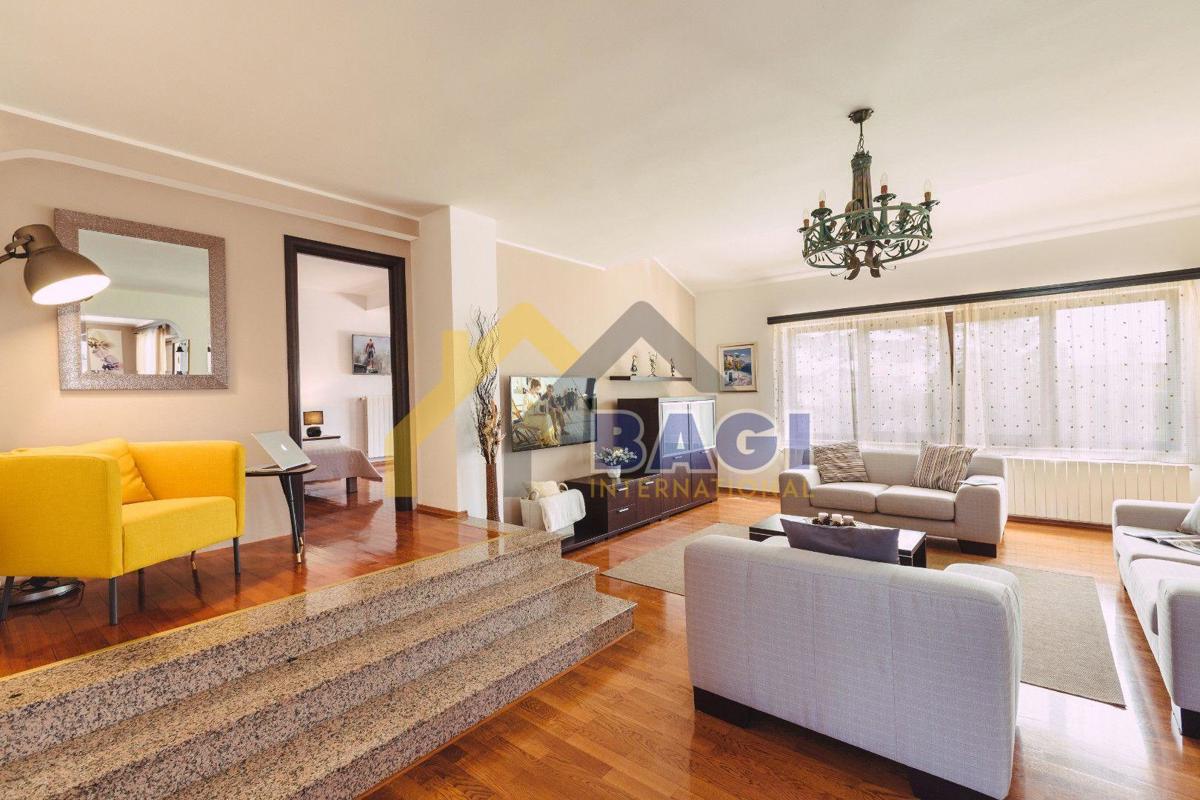 Casa Veli vrh, Pula, 400m2