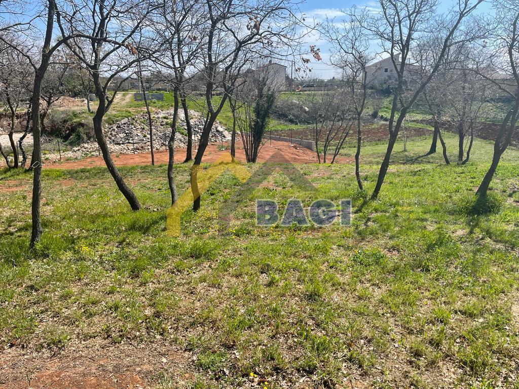 Terreno edificabile Divšići, Marčana, 2.000m2
