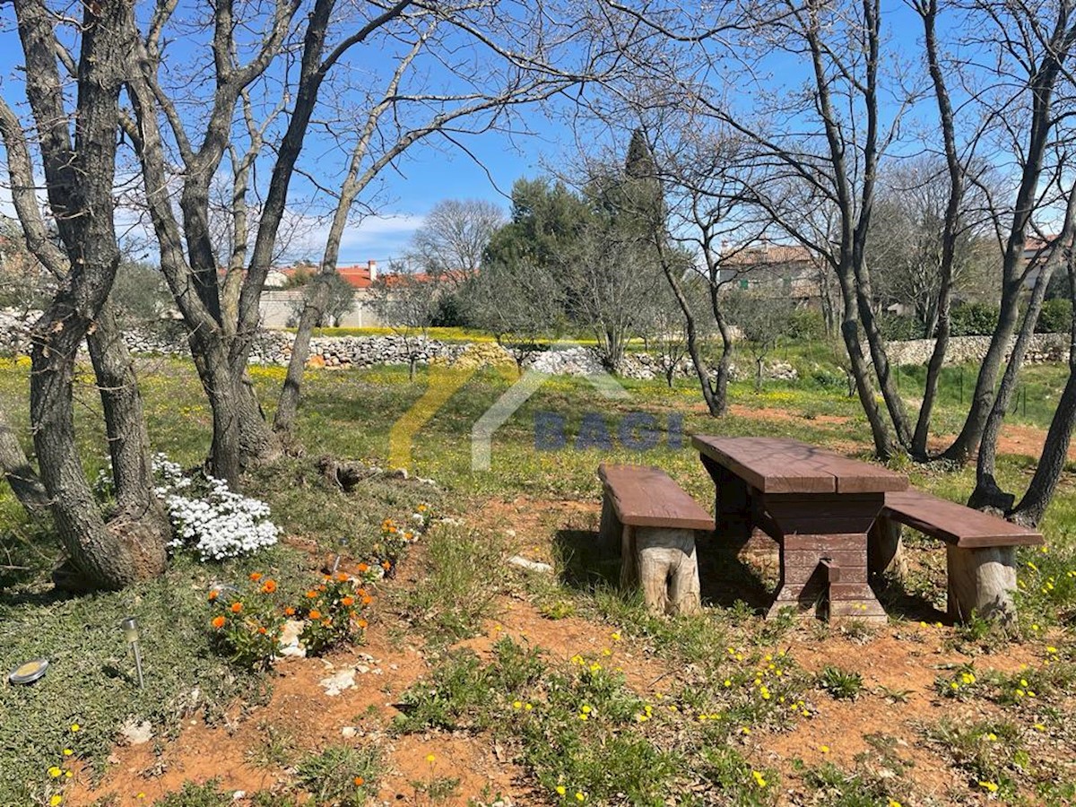 Terreno edificabile Divšići, Marčana, 2.000m2