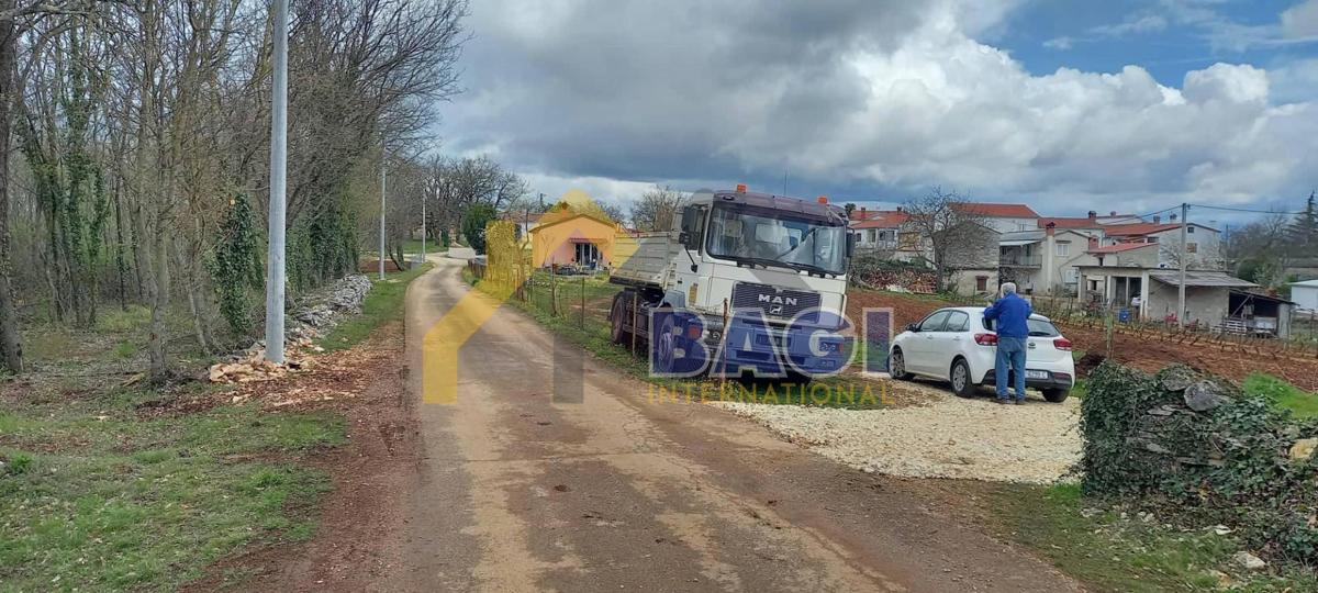 Terreno edificabile Tinjan, 1.194m2