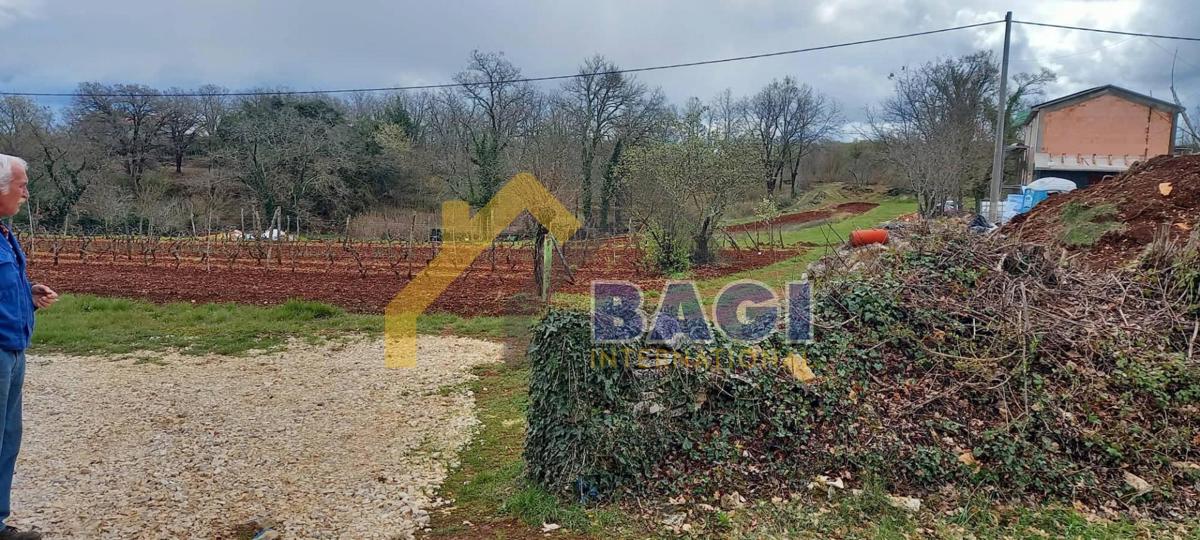 Terreno edificabile Tinjan, 1.194m2