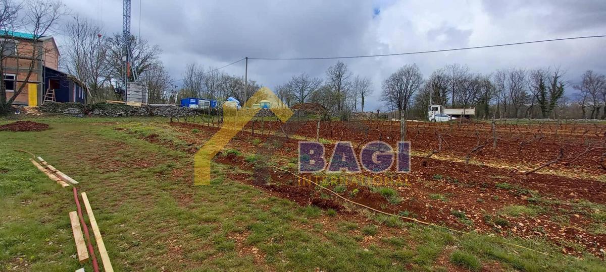 Terreno edificabile Tinjan, 1.194m2