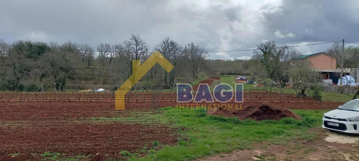 Terreno edificabile Tinjan, 1.194m2