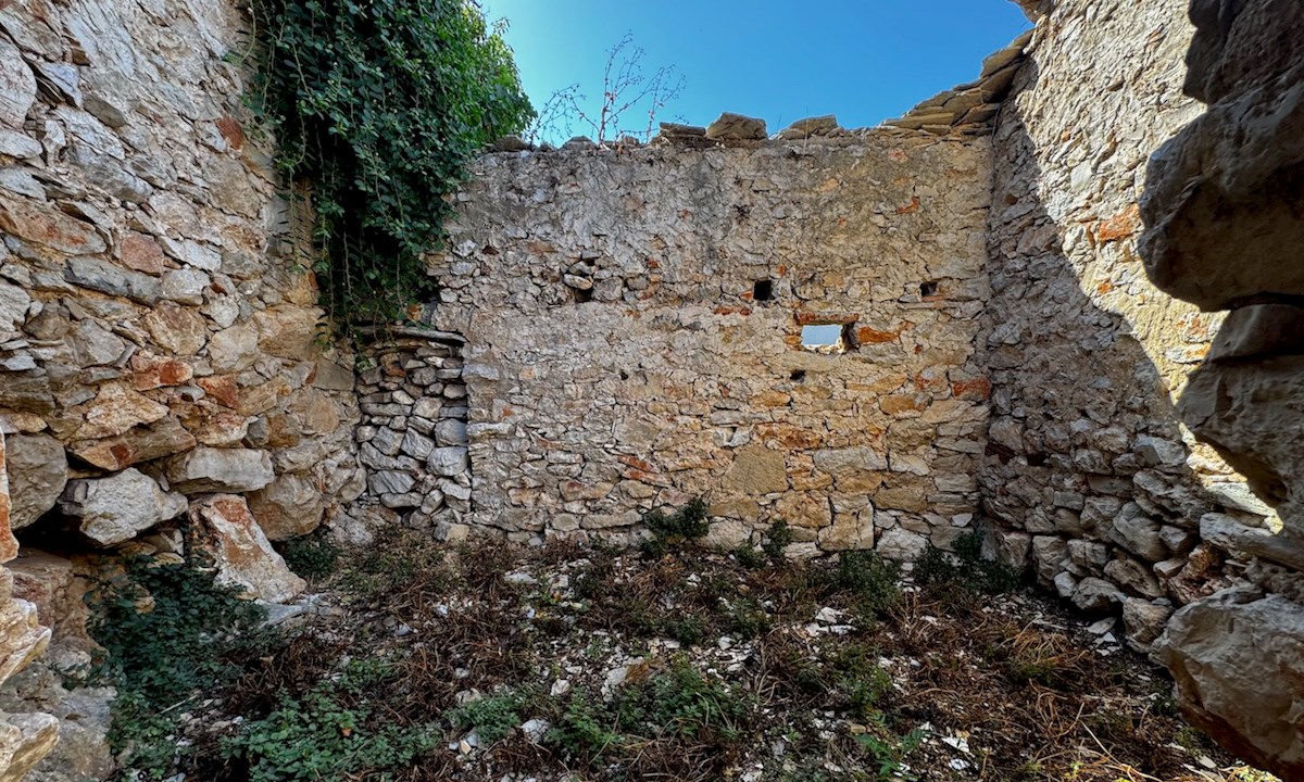 Casa in pietra a Hvar – Proprietà affascinante con carattere e potenziale