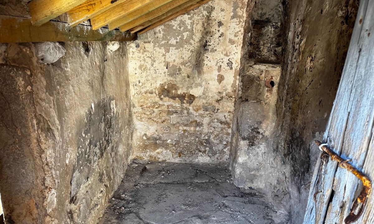 Casa in pietra a Hvar – Proprietà affascinante con carattere e potenziale