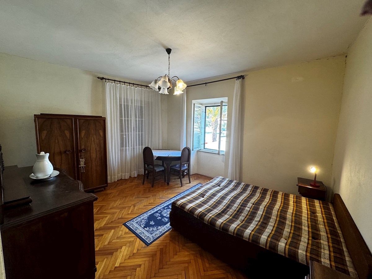 Casa in pietra sul mare con giardino recintato, Vrboska, Isola di Hvar