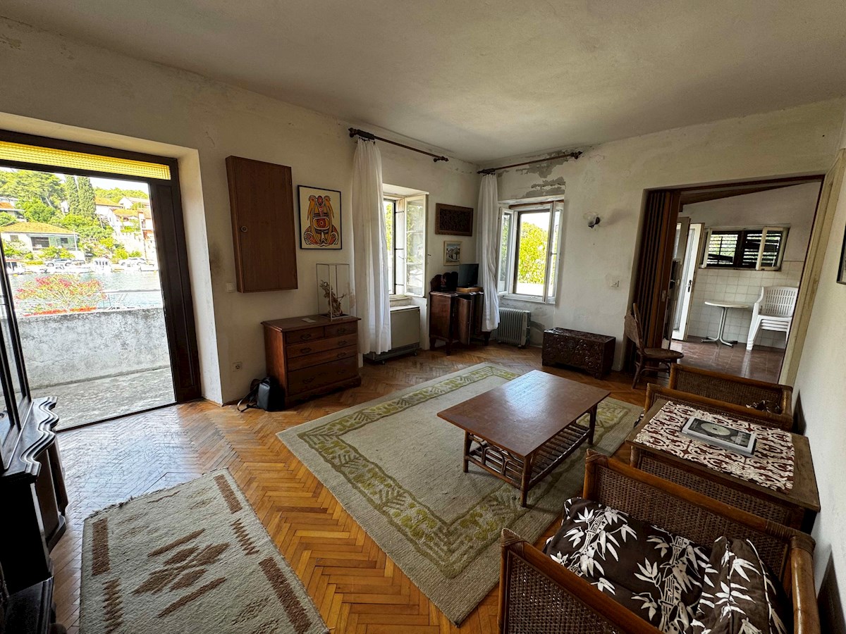 Casa in pietra sul mare con giardino recintato, Vrboska, Isola di Hvar