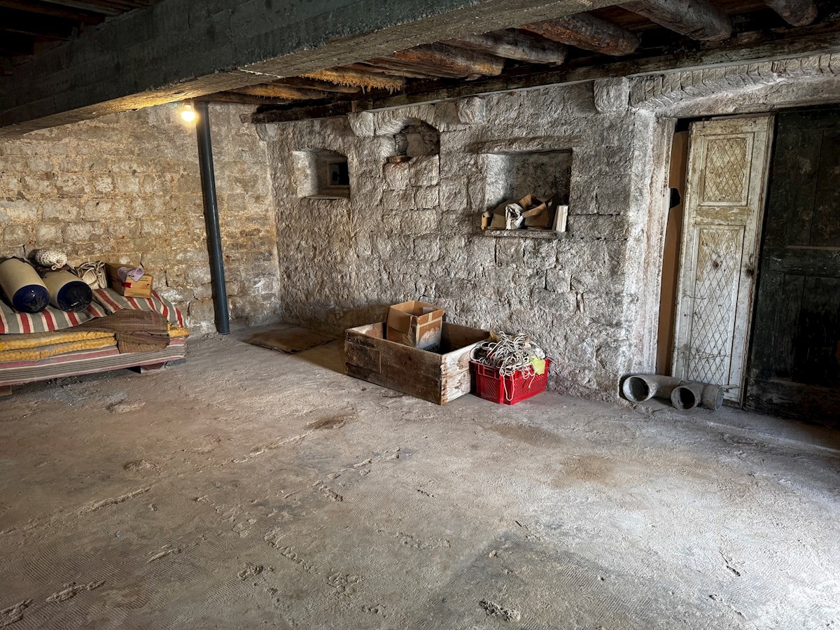 Casa in pietra sul mare con giardino recintato, Vrboska, Isola di Hvar