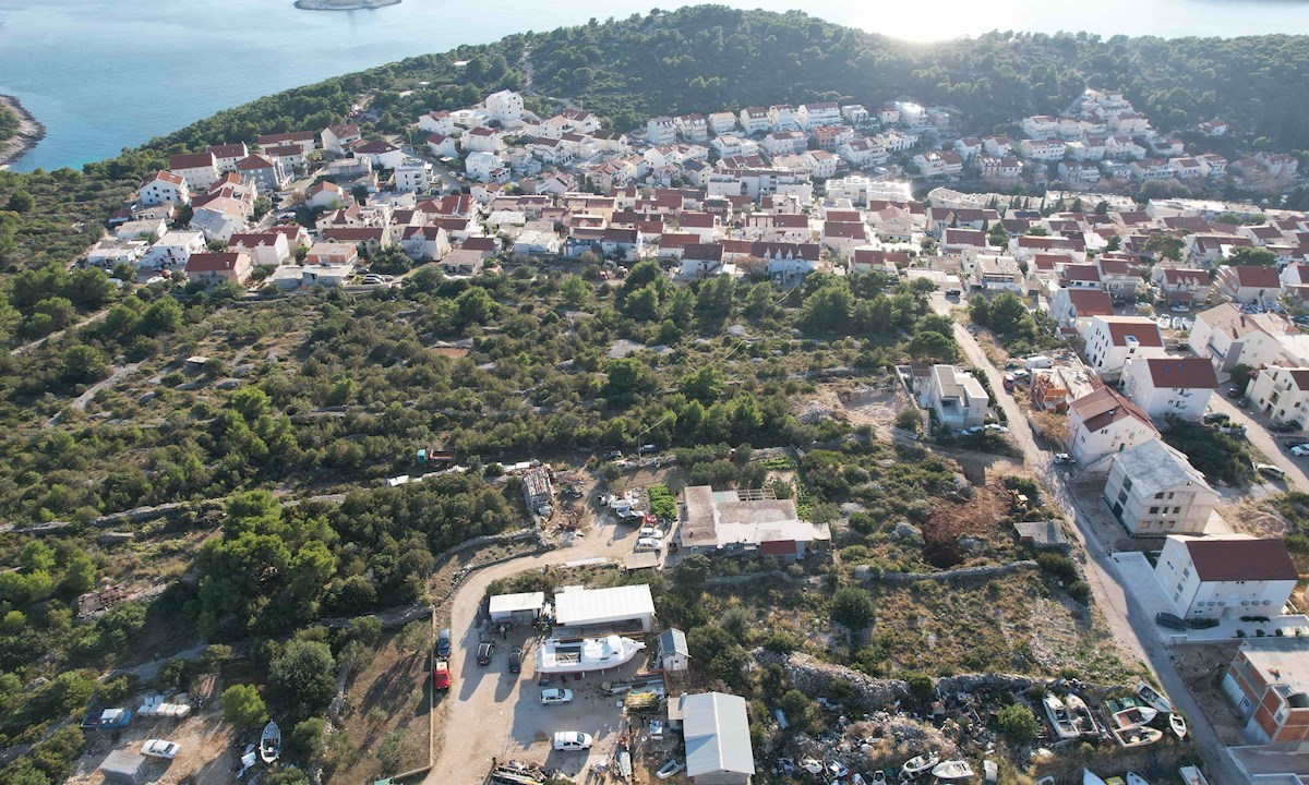 Ottimo terreno edificabile nella città di Hvar, 1200 m² con vista