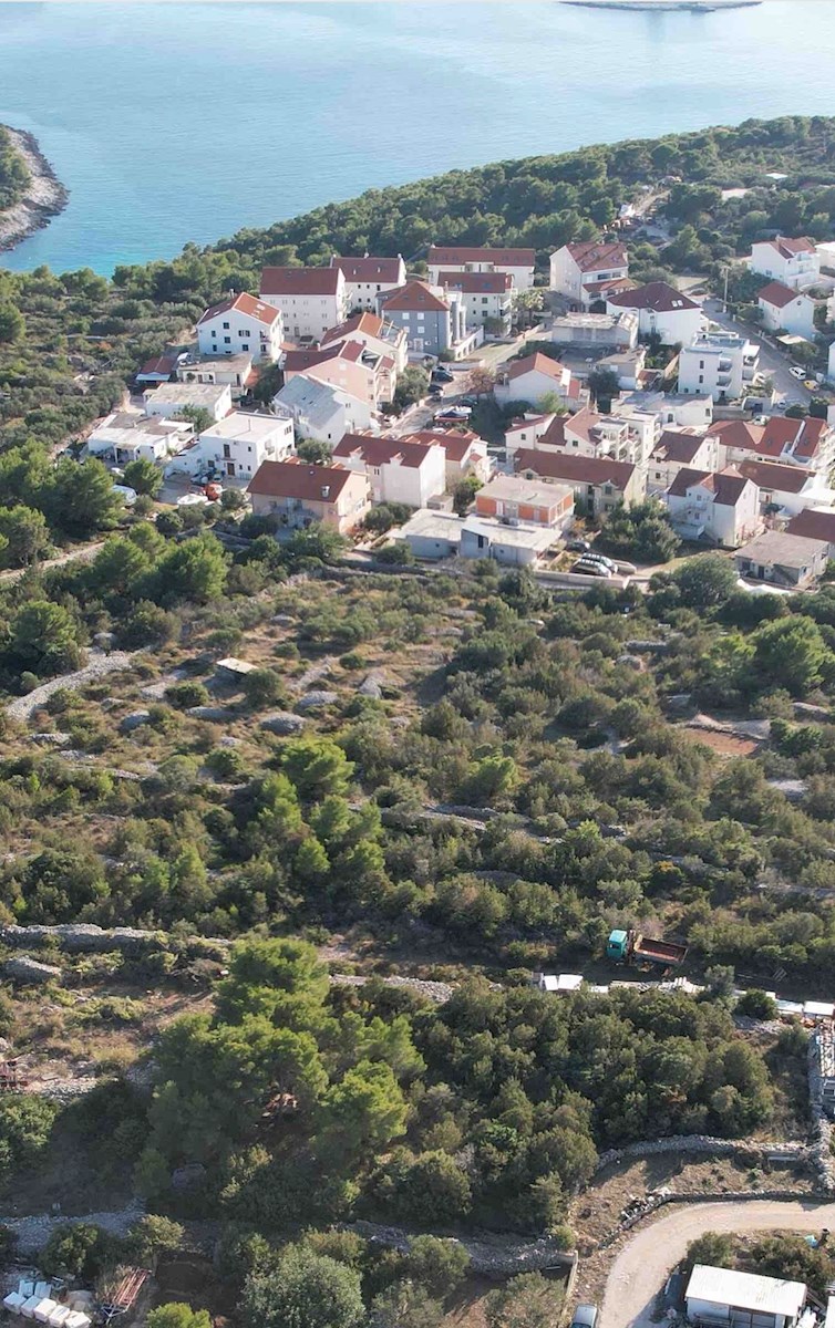 Ottimo terreno edificabile nella città di Hvar, 1200 m² con vista