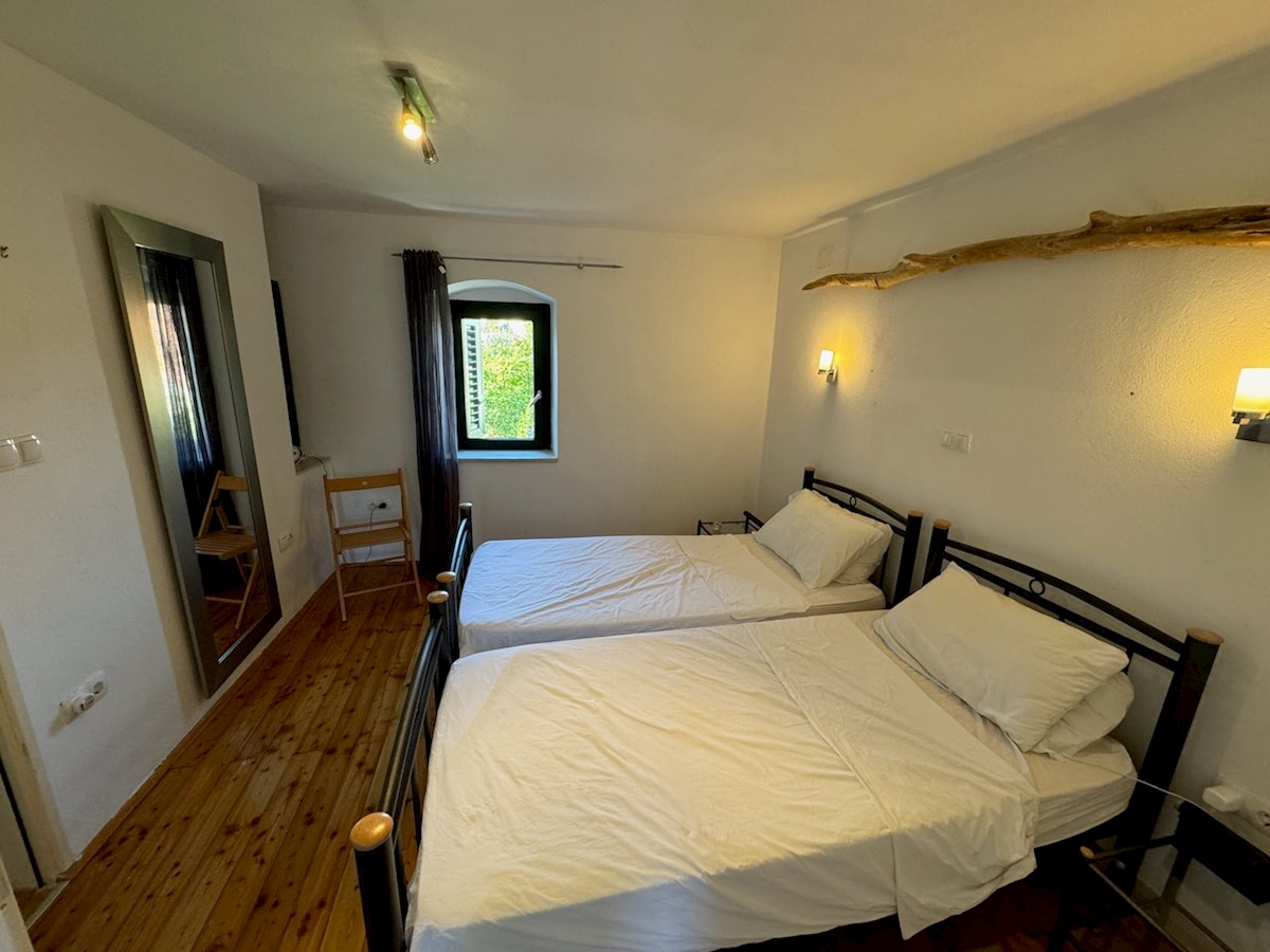 Casa in pietra a Vrboska sull'isola di Hvar