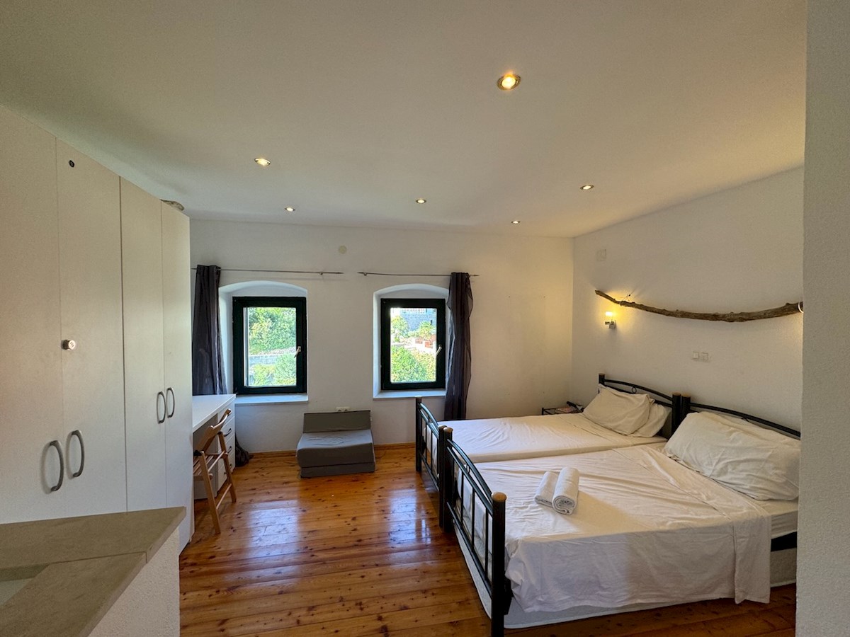 Casa in pietra a Vrboska sull'isola di Hvar