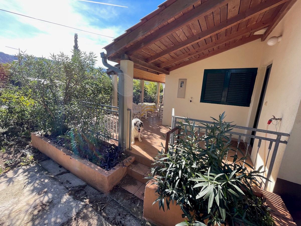 Casa vacanza a Stari Grad con parcheggio e giardino