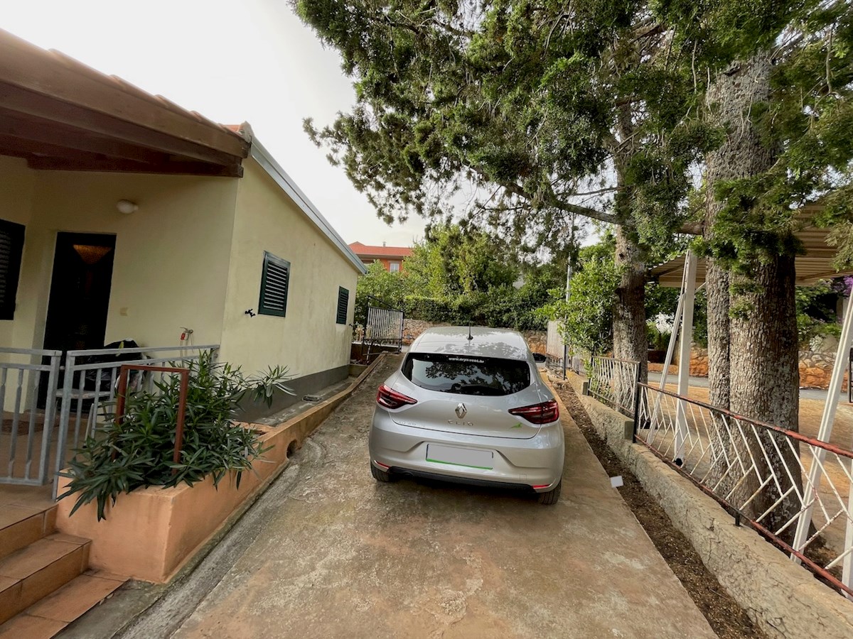 Casa vacanza a Stari Grad con parcheggio e giardino