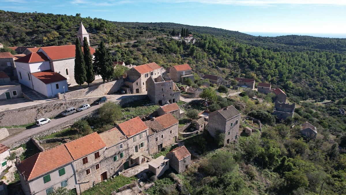 Casa in pietra da ristrutturare a Hvar, Velo Grablje