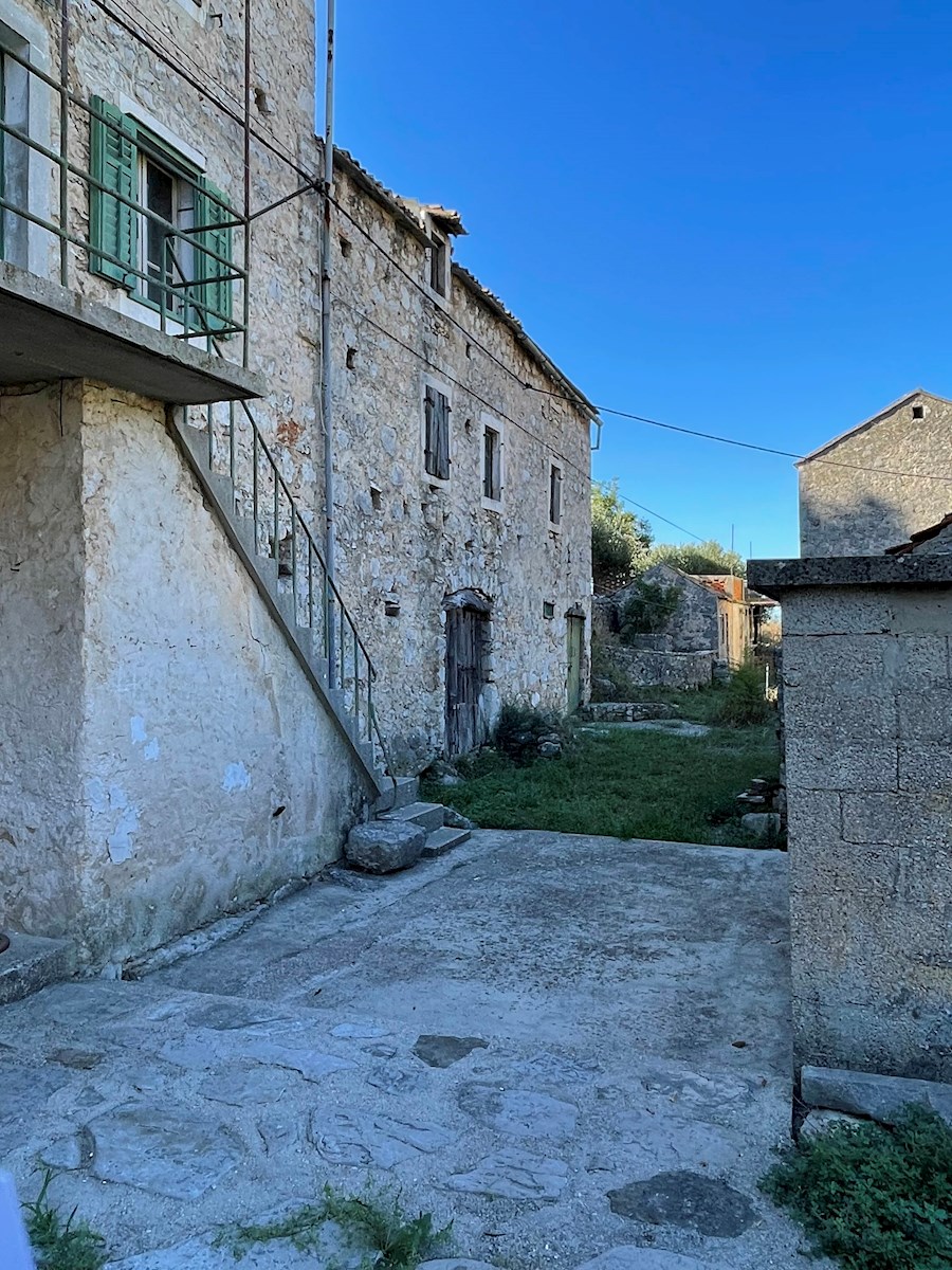 Casa in pietra da ristrutturare a Hvar, Velo Grablje