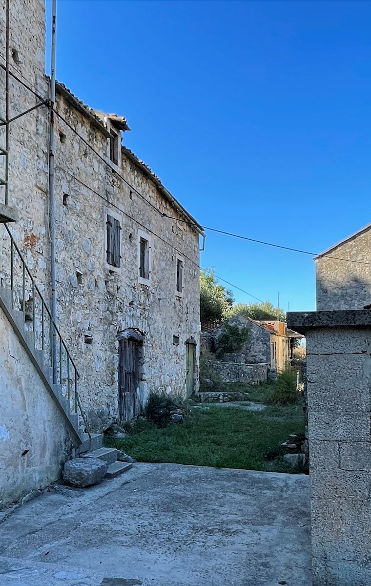 Casa in pietra da ristrutturare a Hvar, Velo Grablje