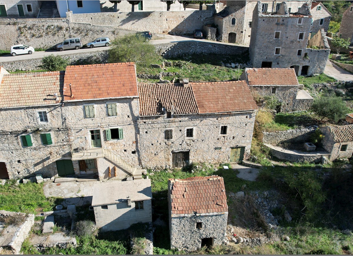 Casa in pietra da ristrutturare a Hvar, Velo Grablje