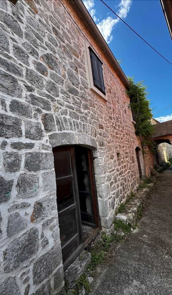 Casa in pietra con giardino e terreno Dol, isola di Hvar