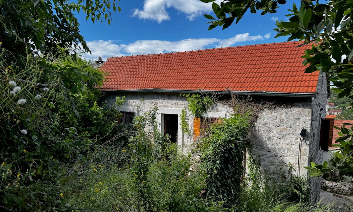 Casa in pietra con giardino e terreno Dol, isola di Hvar