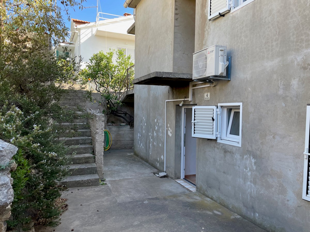 Casa familiare nella città di Hvar con parcheggio e vista mare