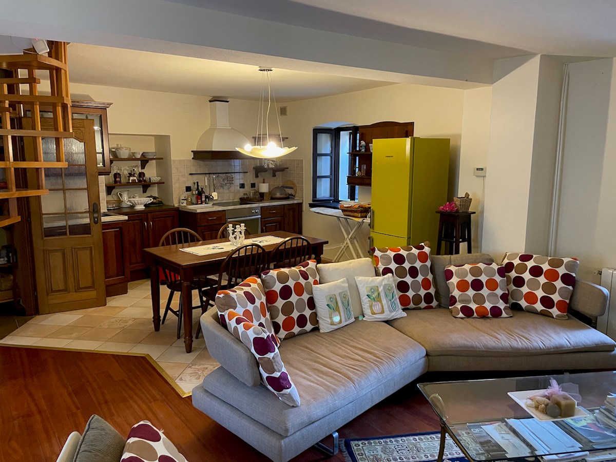 Casa in pietra ristrutturata nel centro di Jelsa a Hvar