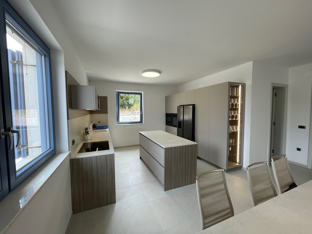 Bella casa in pietra di nuova costruzione a Jelsa con piscina e vista mare