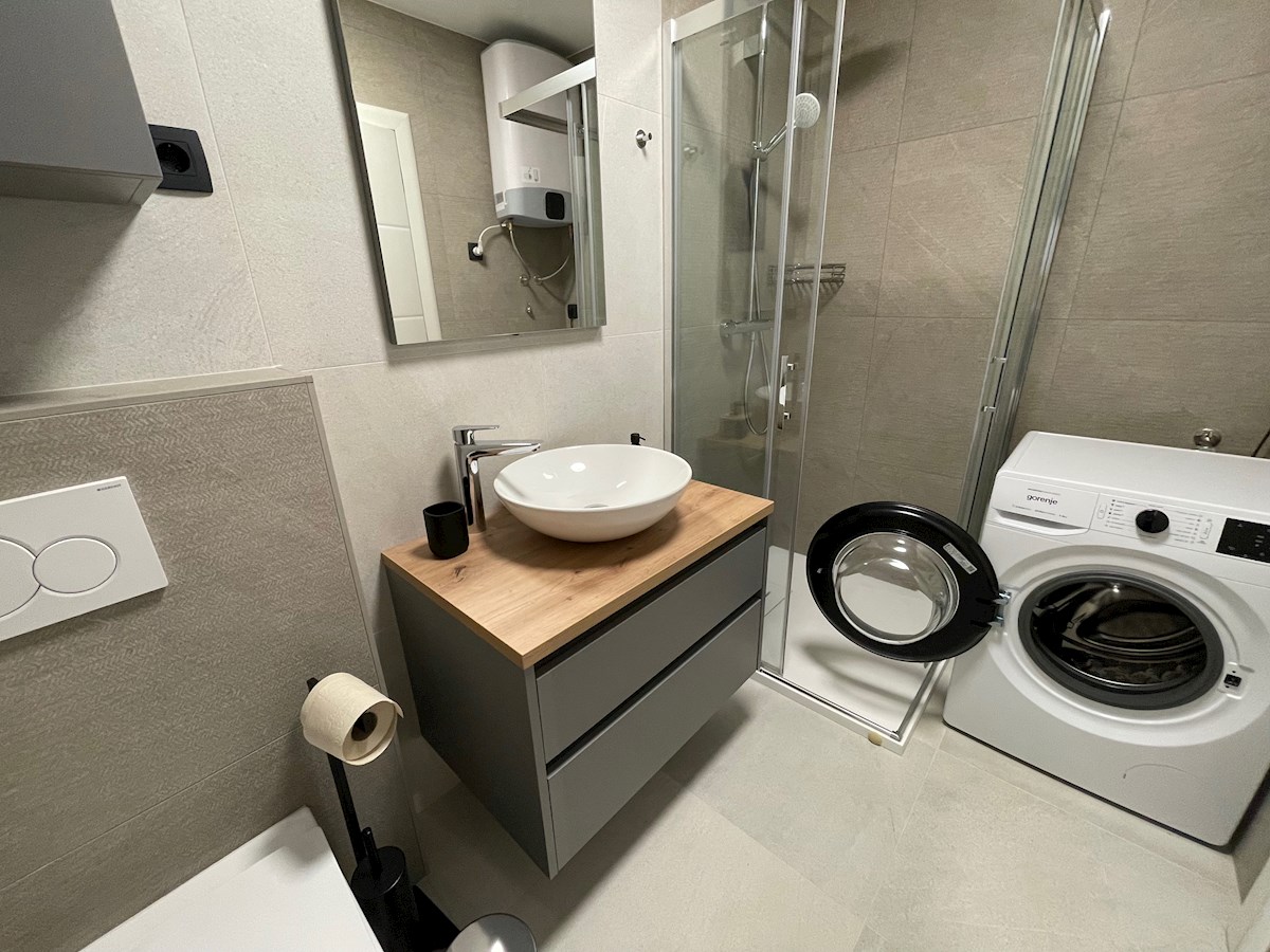 Bella casa in pietra di nuova costruzione a Jelsa con piscina e vista mare