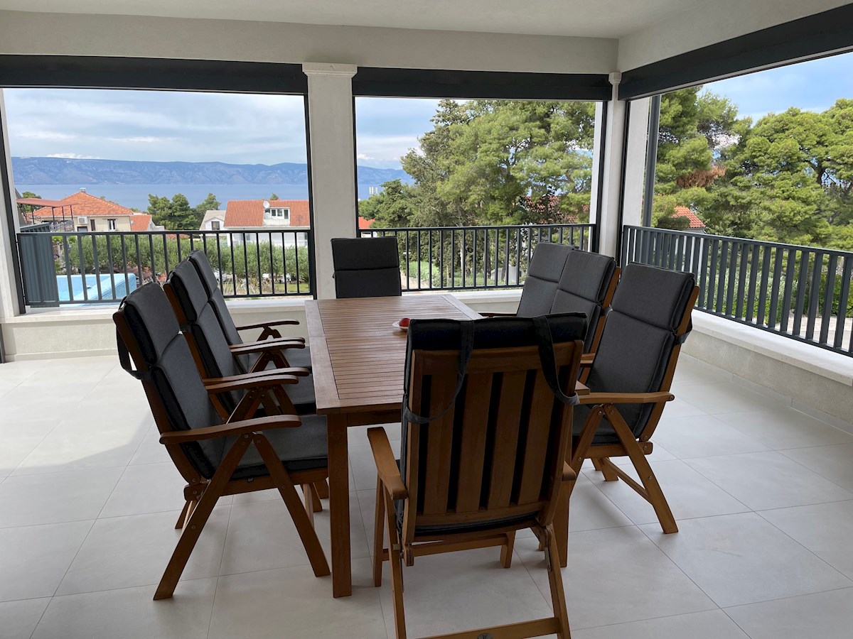 Bella casa in pietra di nuova costruzione a Jelsa con piscina e vista mare