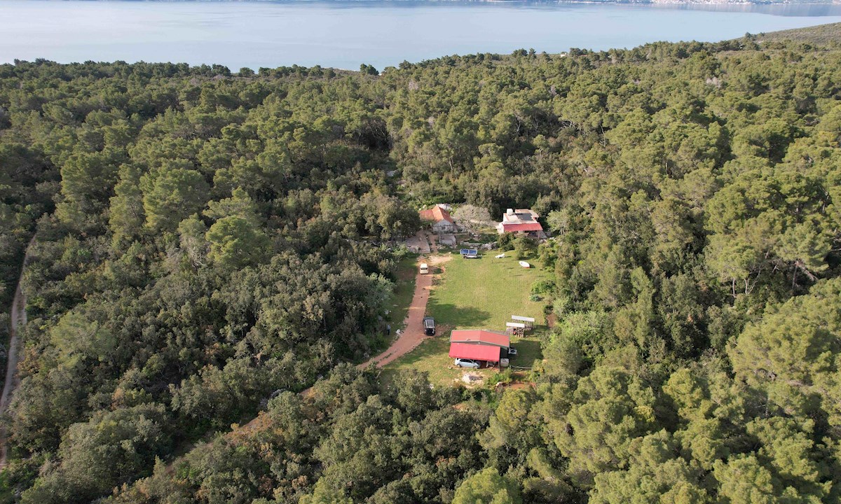 Un'idilliaca tenuta isolata nella natura sull'isola di Hvar