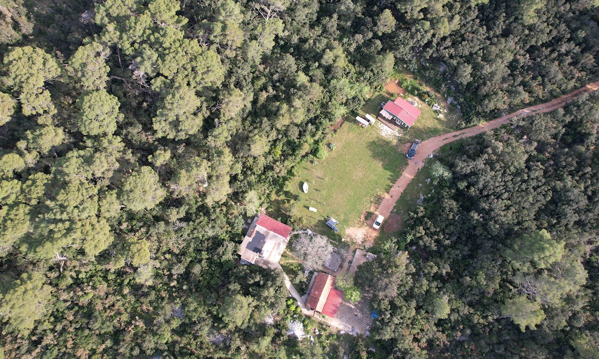 Un'idilliaca tenuta isolata nella natura sull'isola di Hvar