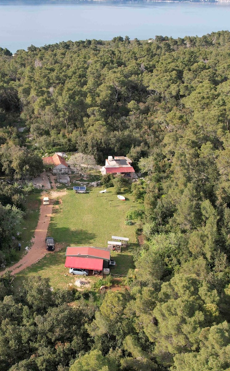 Un'idilliaca tenuta isolata nella natura sull'isola di Hvar