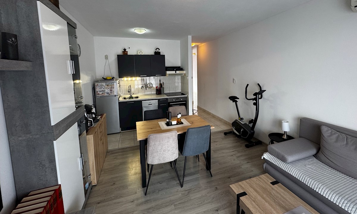 Elegante appartamento con una camera da letto con vista a ovest nella città di Hvar