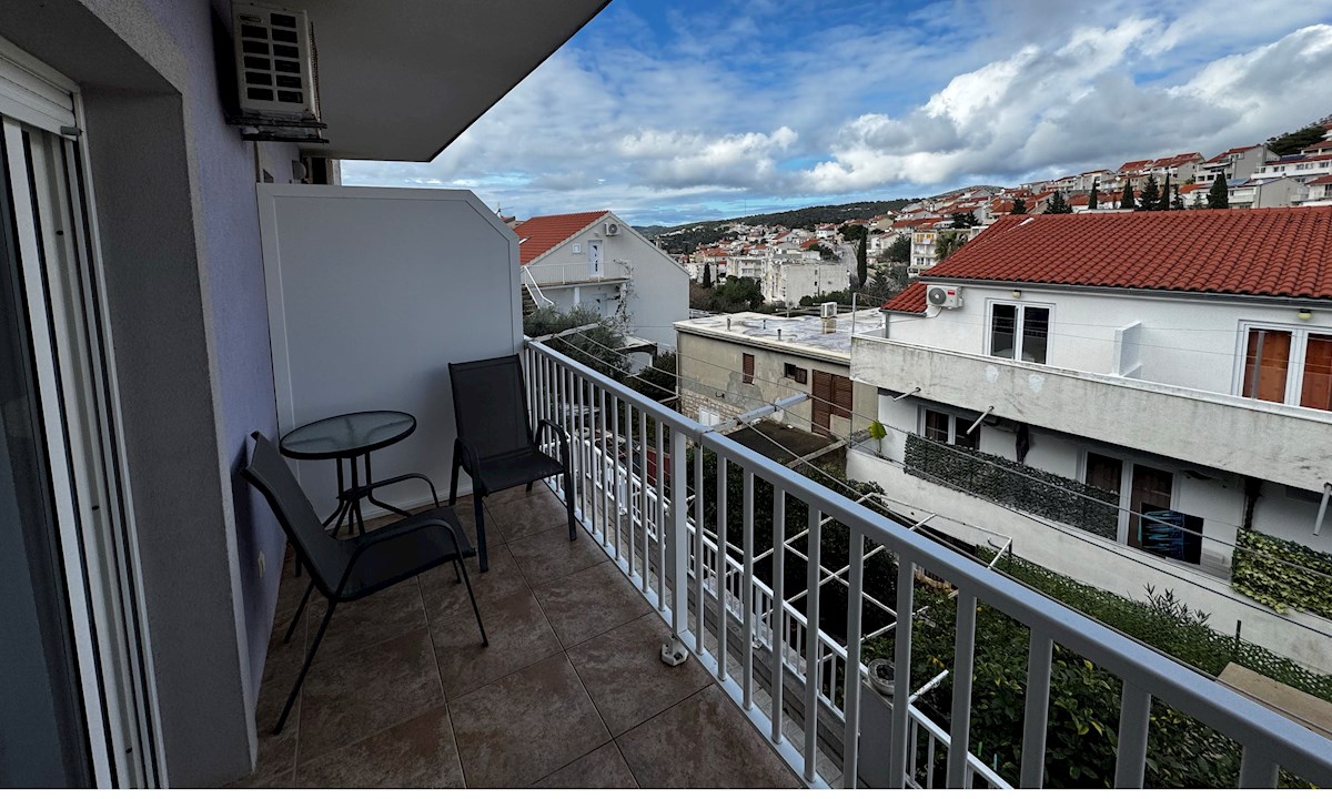 Elegante appartamento con una camera da letto con vista a ovest nella città di Hvar