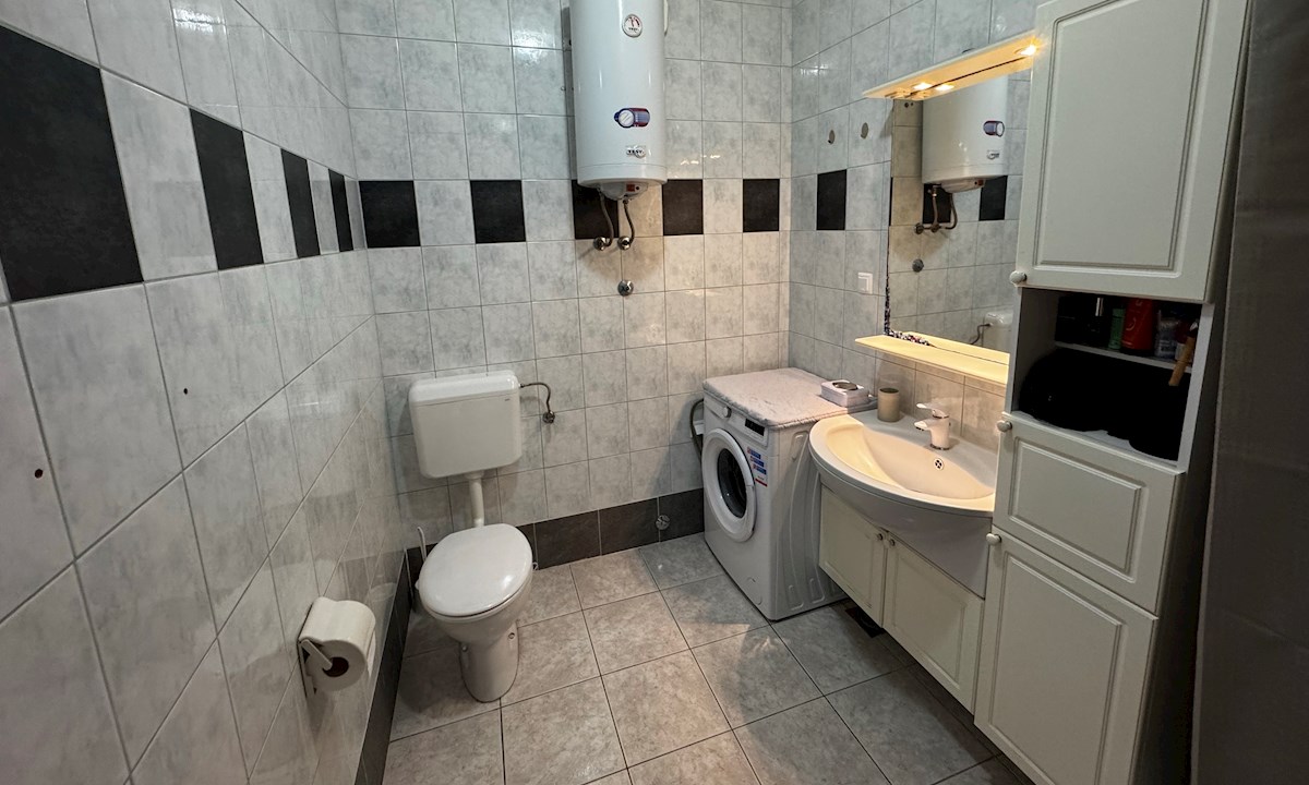 Elegante appartamento con una camera da letto con vista a ovest nella città di Hvar