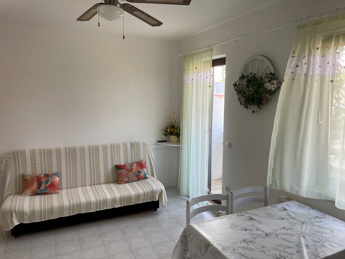 Spazioso appartamento in vendita a Jelsa con parcheggio e terrazza, isola di Hvar