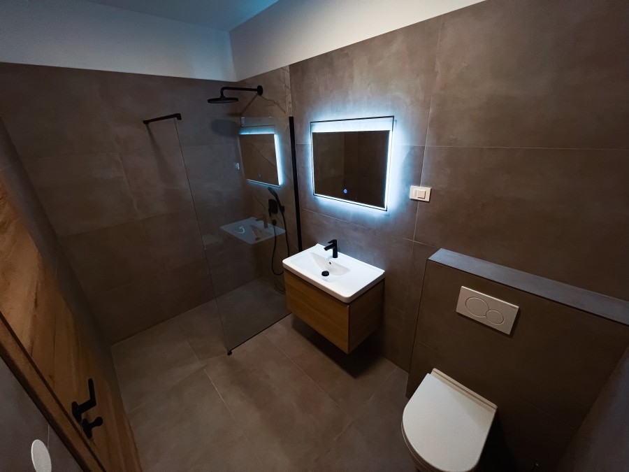 Casa Pomer, ein wunderschönes Haus mit Pool und Blick auf das Meer.